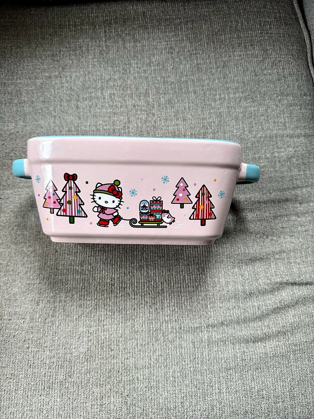 NWT Zak Designs Hello Kitty Christmas Pink & Blue Bakeware Dish Like New
